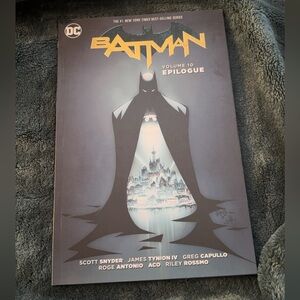 Batman #10 (DC Comics 2016 February 2017)
